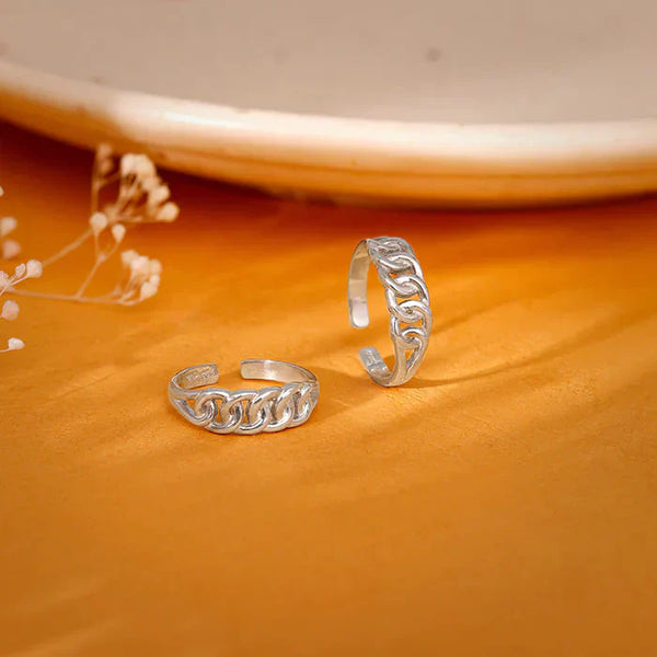 Chic and Sparkly Toe Ring in Polished Silver